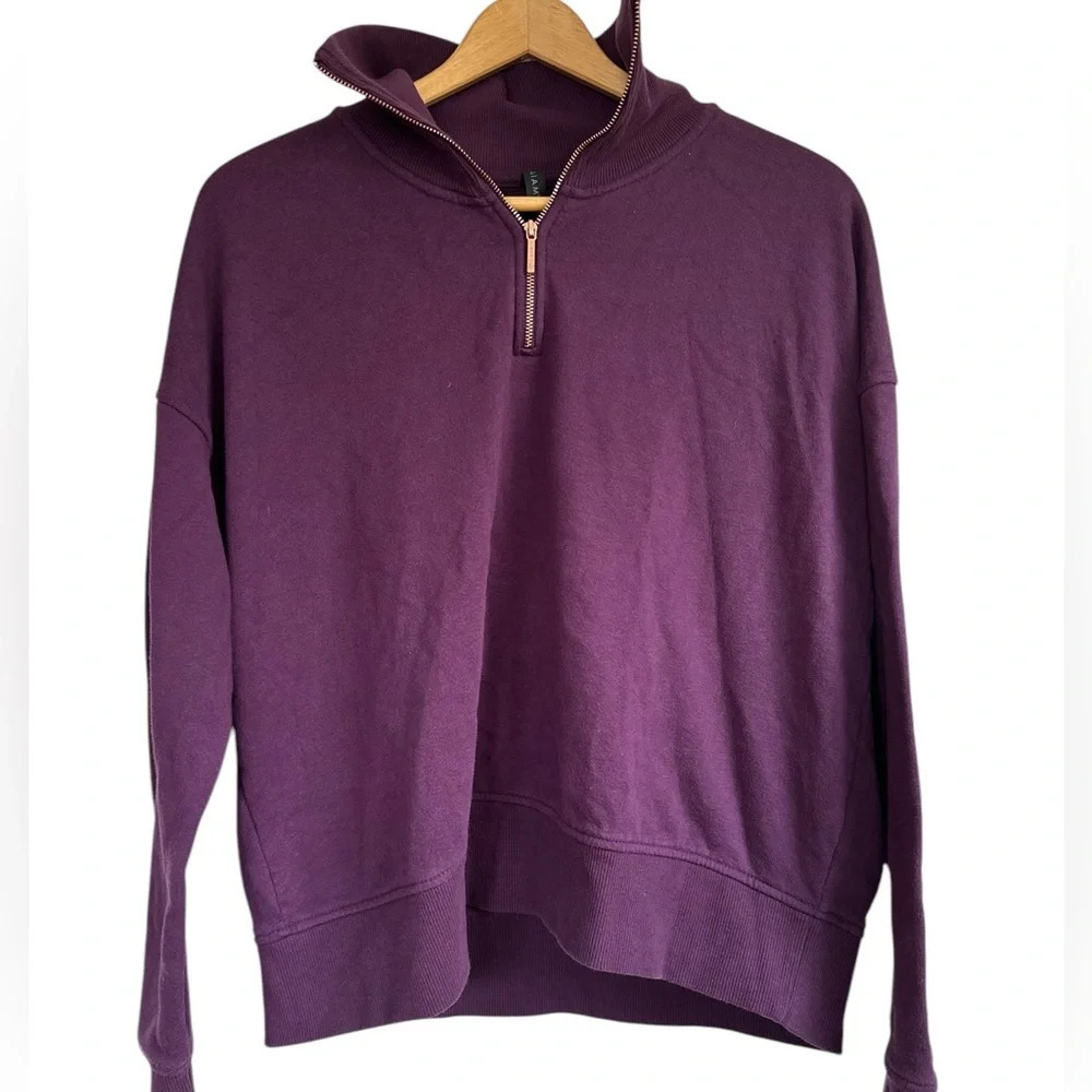 Gaiam Aura Mock Neck Popover in BlackBerry Wine